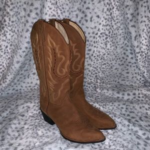 Women’s Boots. Size 8.5. Real Leather.